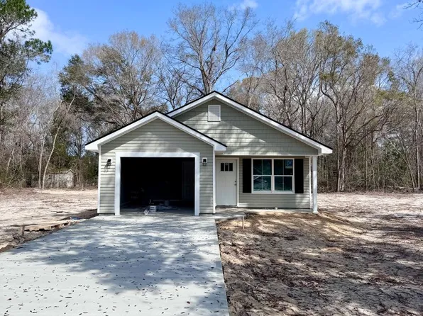 151 Arabian Ln, Jesup, GA 31545