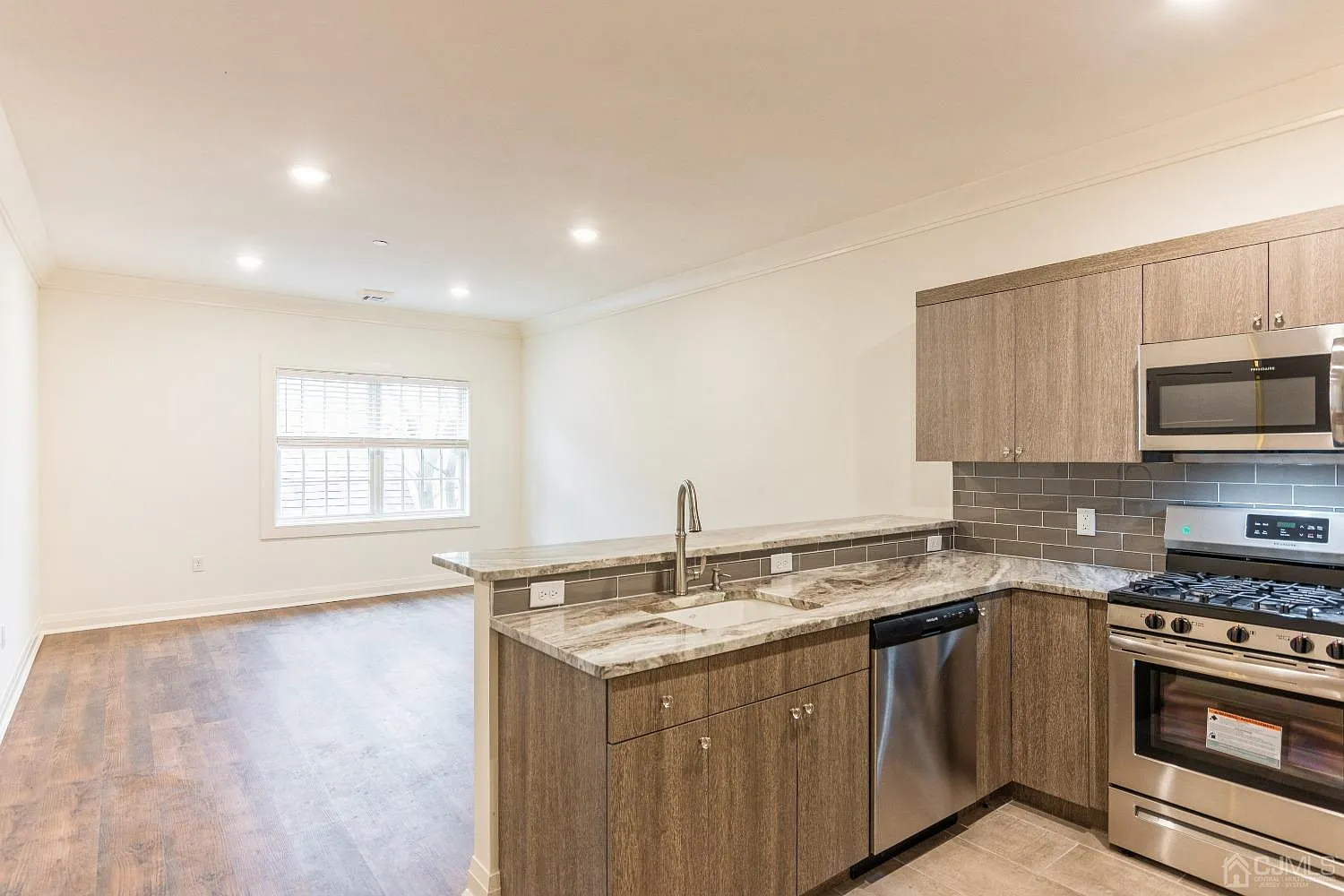 2 bed, 2.0 bath, $2,500 — Photo 4
