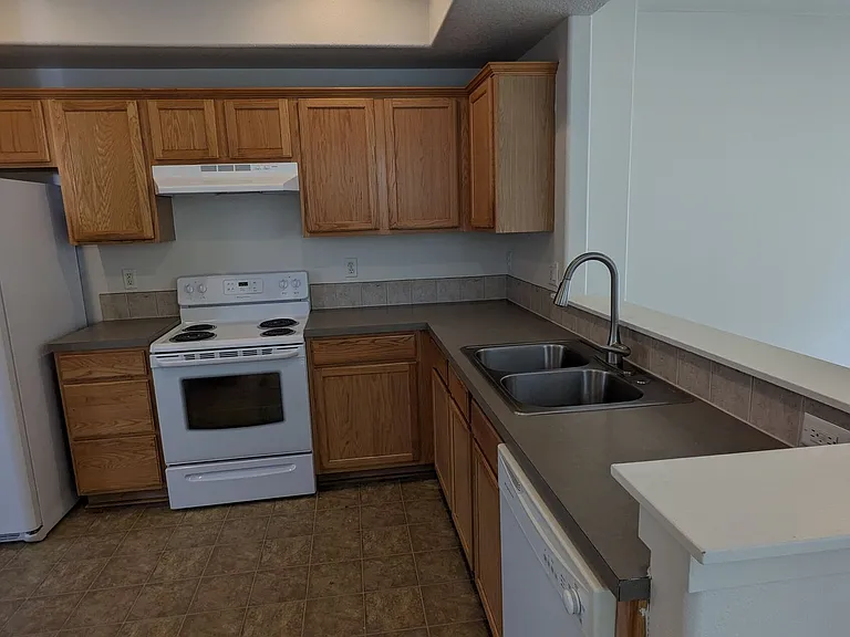 Halsey East Townhomes — Photo 270