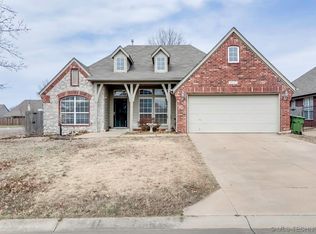 19603 E 50th St S, Broken Arrow, OK 74014