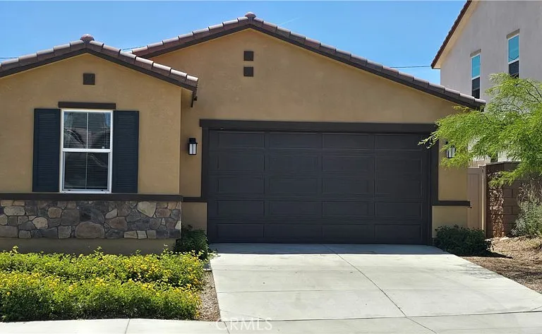 4688 Florence Dr — Photo 1