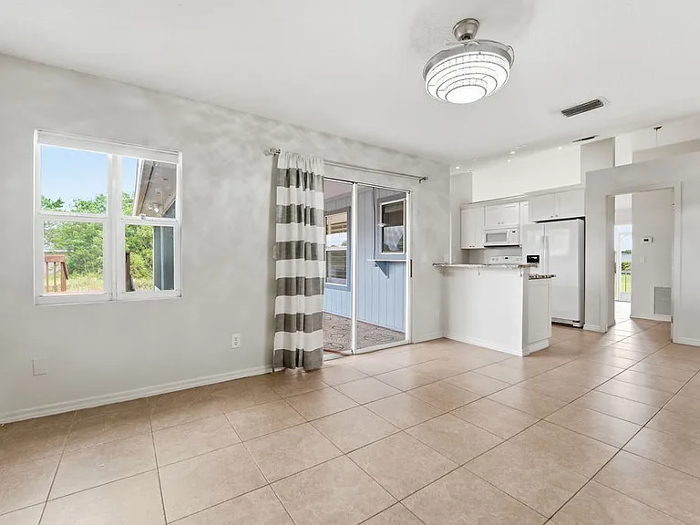 2366 SW Alminar St #1 — Photo 9