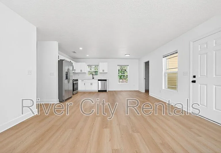 5512 Crockett Ct — Photo 5