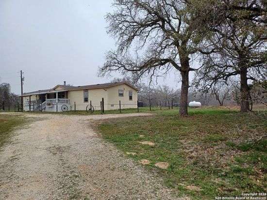 4892 County Road 427, Stockdale, TX 78160