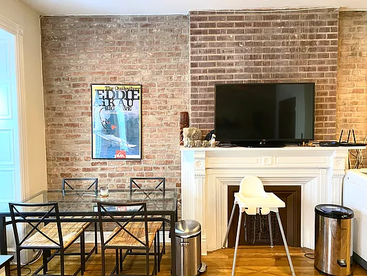 Rented by Bold New York | media 34