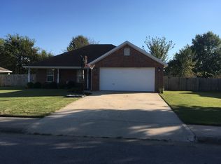 1275 Fox Run Ln, Elkins, AR 72727