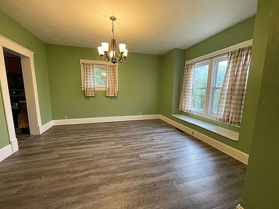 Dinning, window bench seat