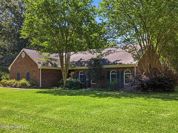 3rd image of 2307 Arrowhead Dr