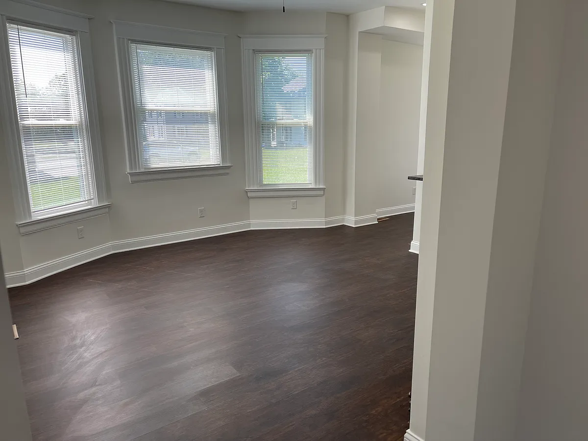 Building Photo - 4813 Whetsel Ave #1