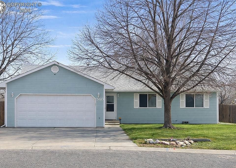 1st image of 560 Briar Sq