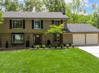 15268 Country Ridge Dr, Chesterfield, MO 63017