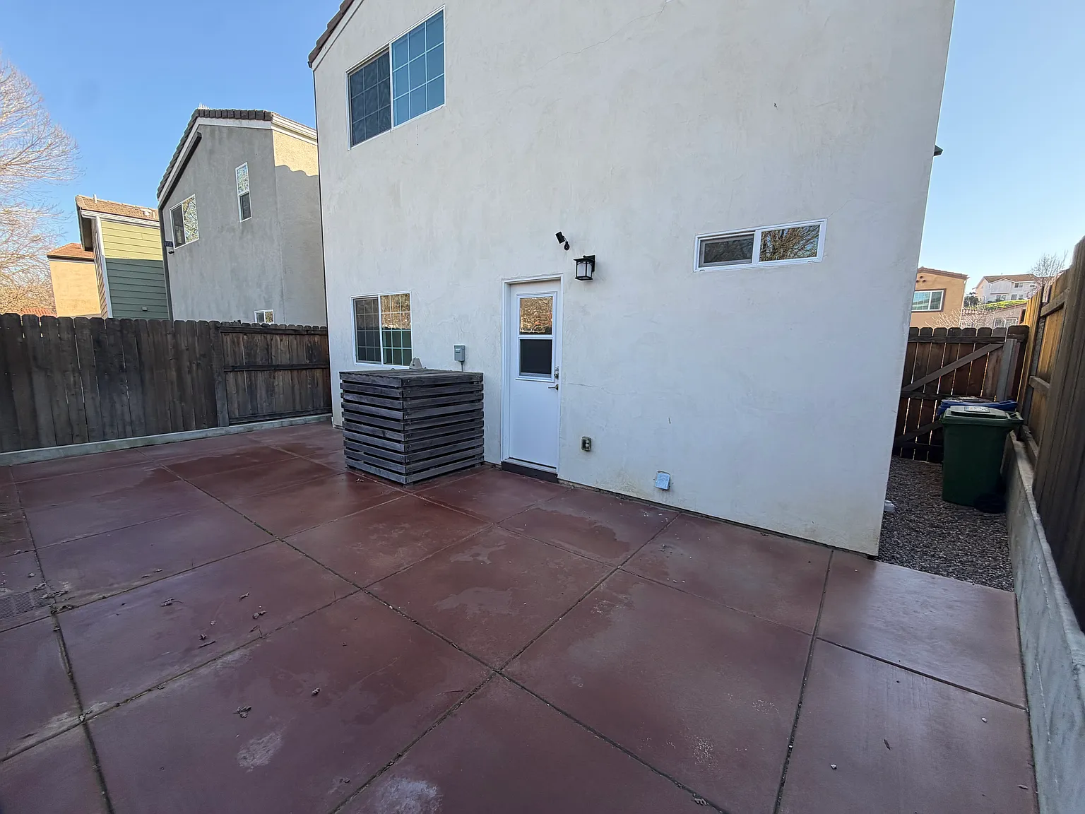 3 bed, 1408 sqft, $3,300 — Photo 3