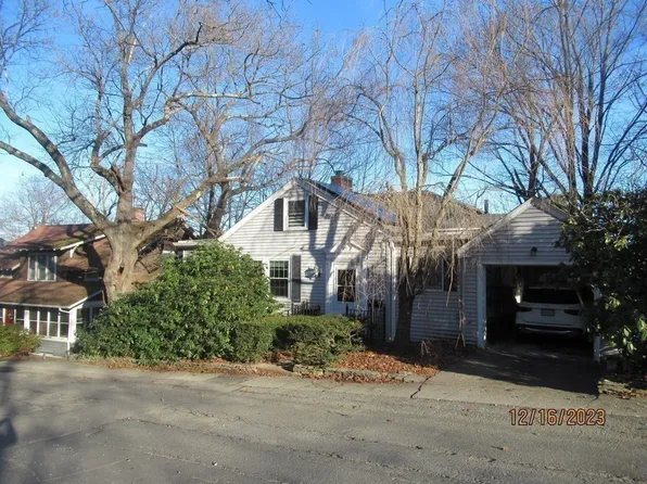 21 Hadwen Ln, Worcester, MA 01602