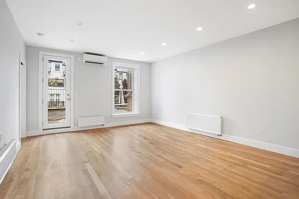 Rented by Compass | media 9