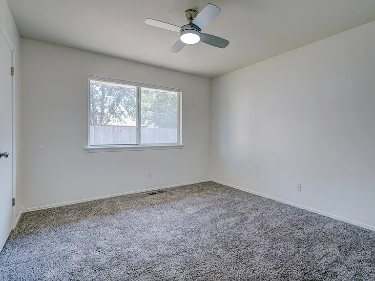 8916 Kenny Cir — Photo 12