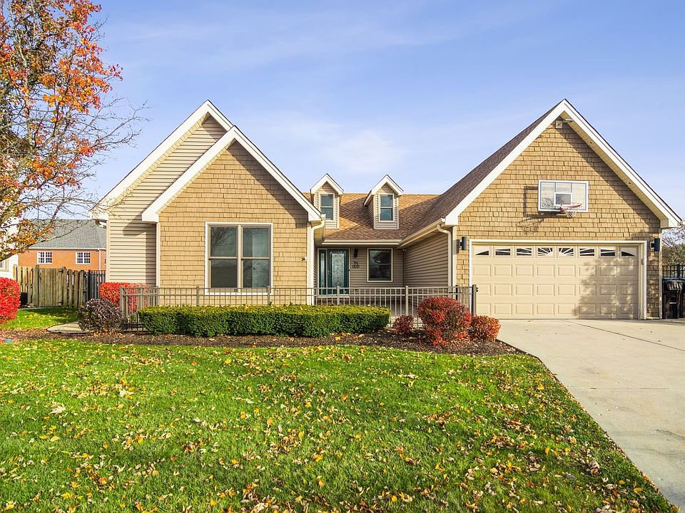 1st image of 425 Thistle Ln