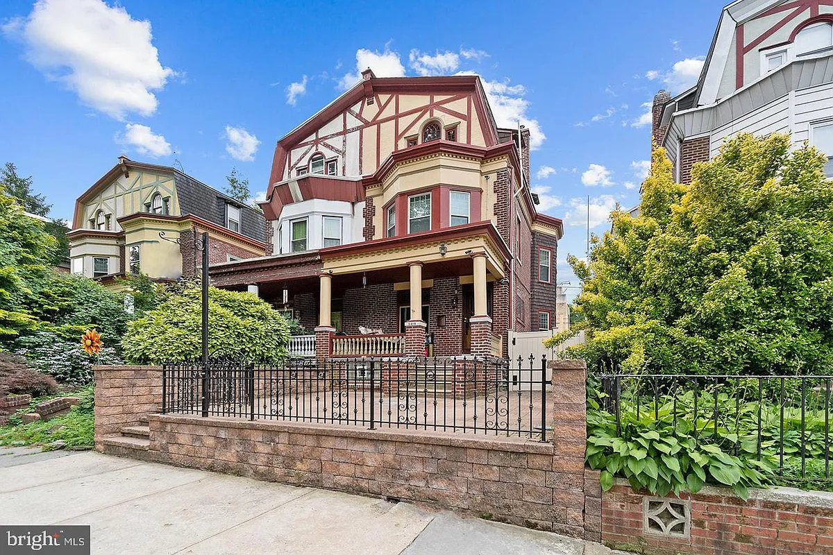 Building Photo - 5918 Pulaski Ave
