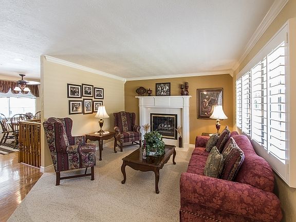 3rd image of 6033 S Don Jose Dr