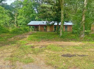 715 Holly St, Summit, MS 39666