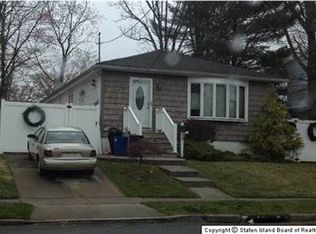 283 Thornycroft Ave, Staten Island, NY 10312