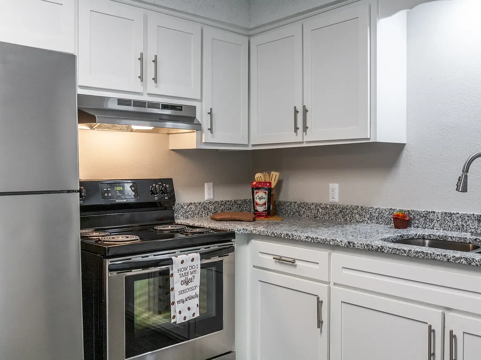 2 bed, 900 sqft, $1,096 — Photo 1