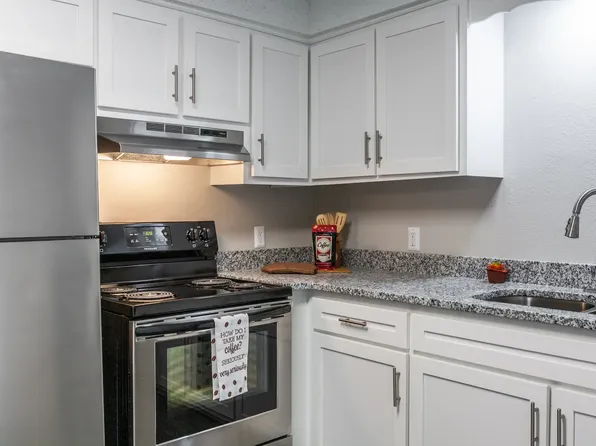 1523 N Carlsbad Trce, Fayetteville, AR 72704