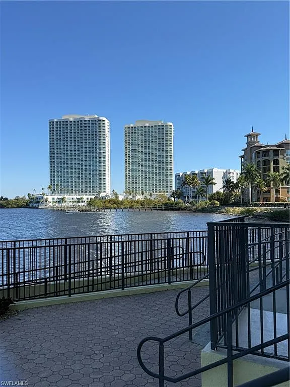 3 bed, 3.0 bath, 1806 sqft, $3,300 — Photo 4