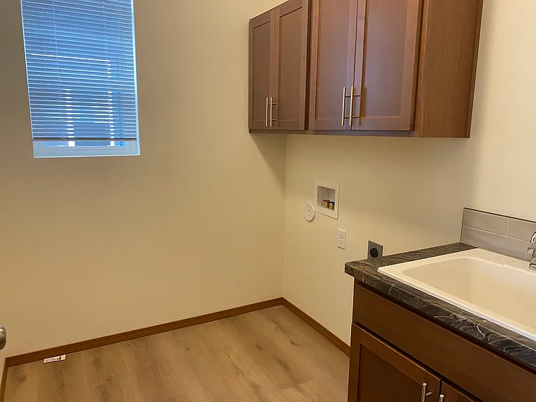 2307 N Bessie Rd — Photo 10