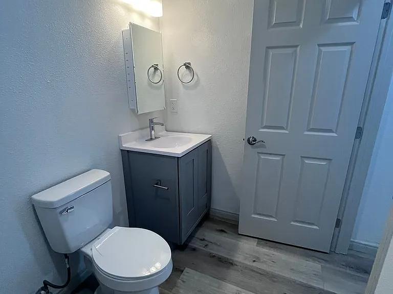 202-204 Calla Ave — Photo 19