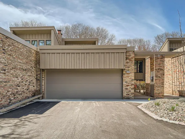 5728 Duncan Ln, Edina, MN 55436