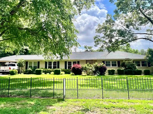 1711 Coker Hampton Dr, Stuttgart, AR 72160