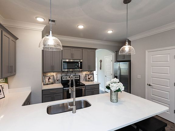 2nd image of 3404 Mansfield Dr #149