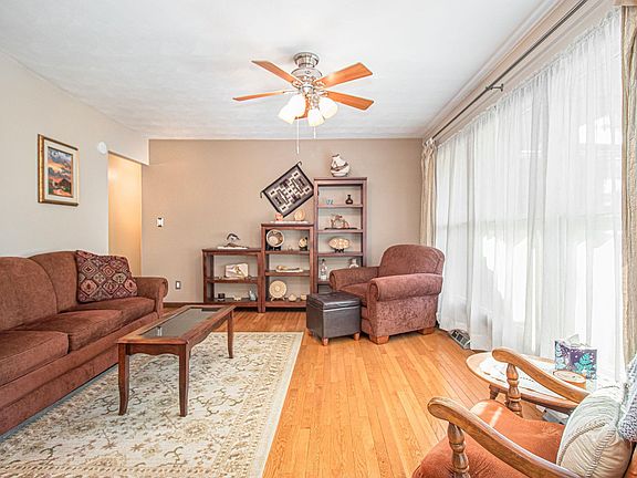 5th image of 20363 Ozone St