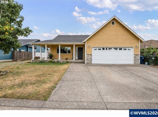 3125 V St, Springfield, OR 97477