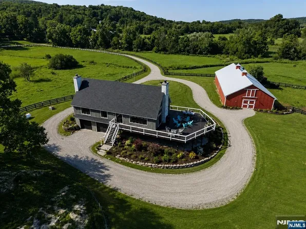 956 County Route 517, Glenwood, NJ 07418
