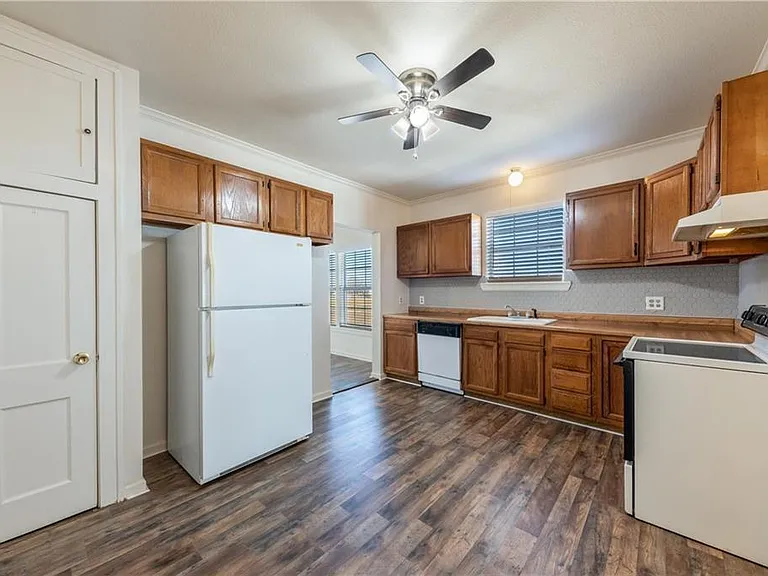 13817 Abrahamson Ct — Photo 15