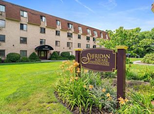 135 Grove St APT 140, Rockland, MA 02370