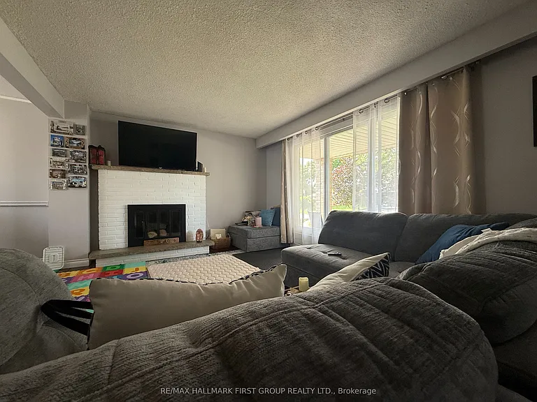 906 Cecylia Ct — Photo 6