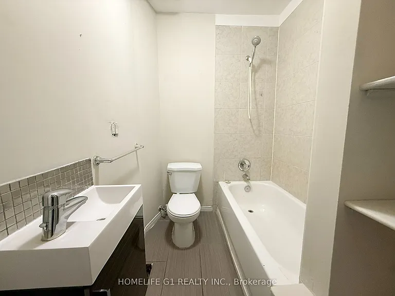 288 Hunter St W #2 — Photo 11