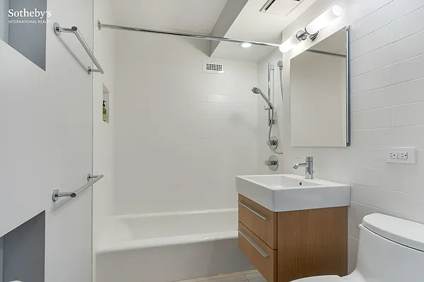 Sold by Sotheby's International Realty | media 25