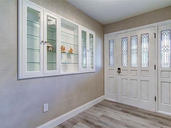 3rd image of 2451 Channing Cir