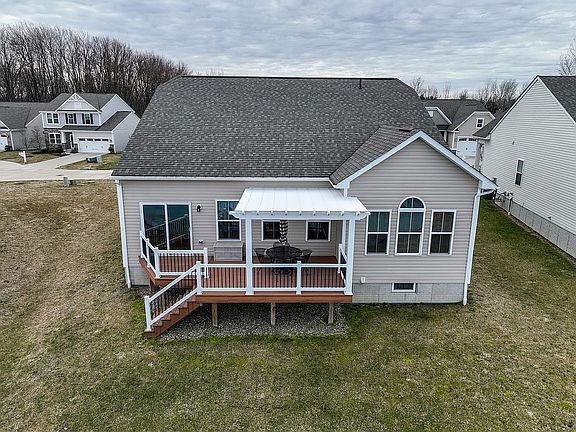 3rd image of 6567 Wisteria Ln