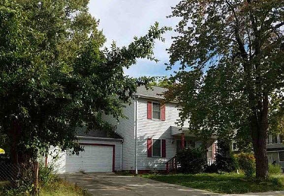 1st image of 1379 E 112th St
