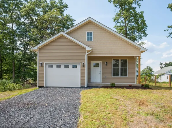 487 Pocahontas Ave, Shenandoah, VA 22849