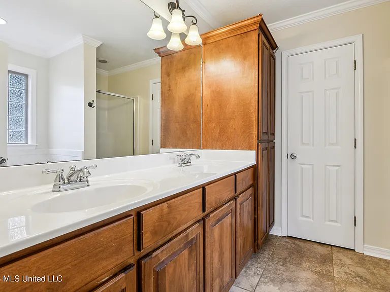 13636 Hidden Oaks Dr — Photo 20