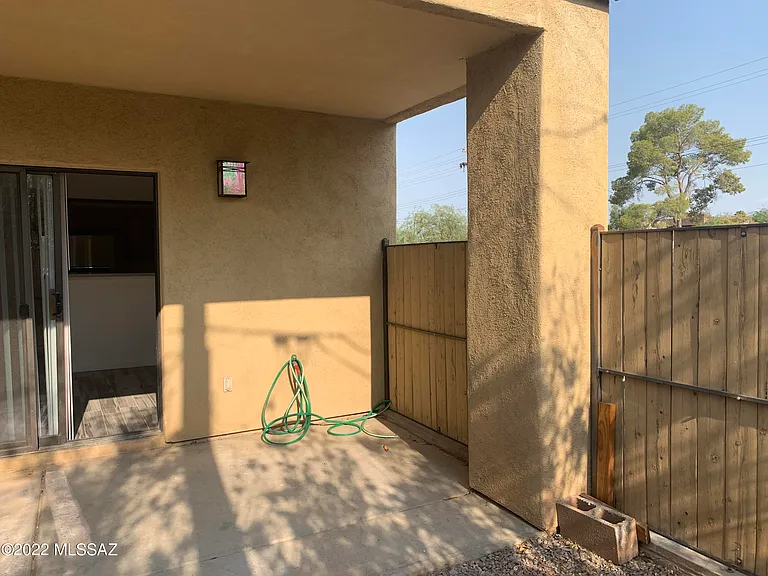 1741 E Hedrick Dr — Photo 22