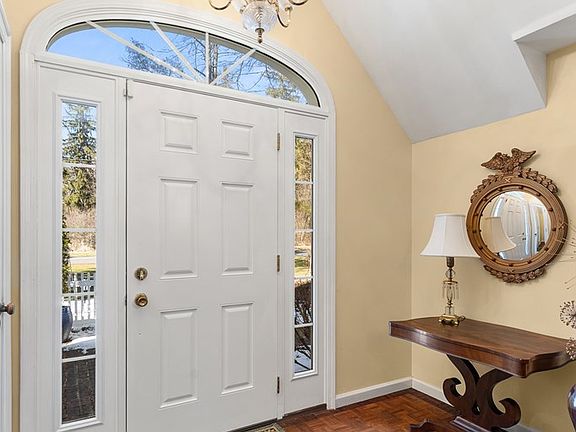 3rd image of 791 Woodland Rd