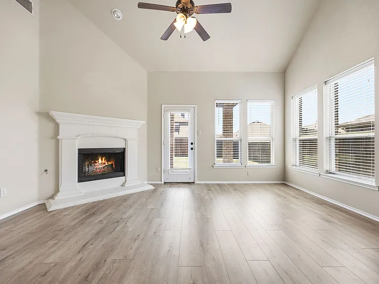 1445 Bateman Ln — Photo 15