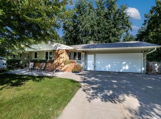 4261 Queens Way, Minnetonka, MN 55345
