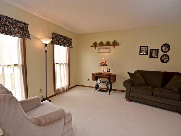 4th image of 5482 Towbridge Dr